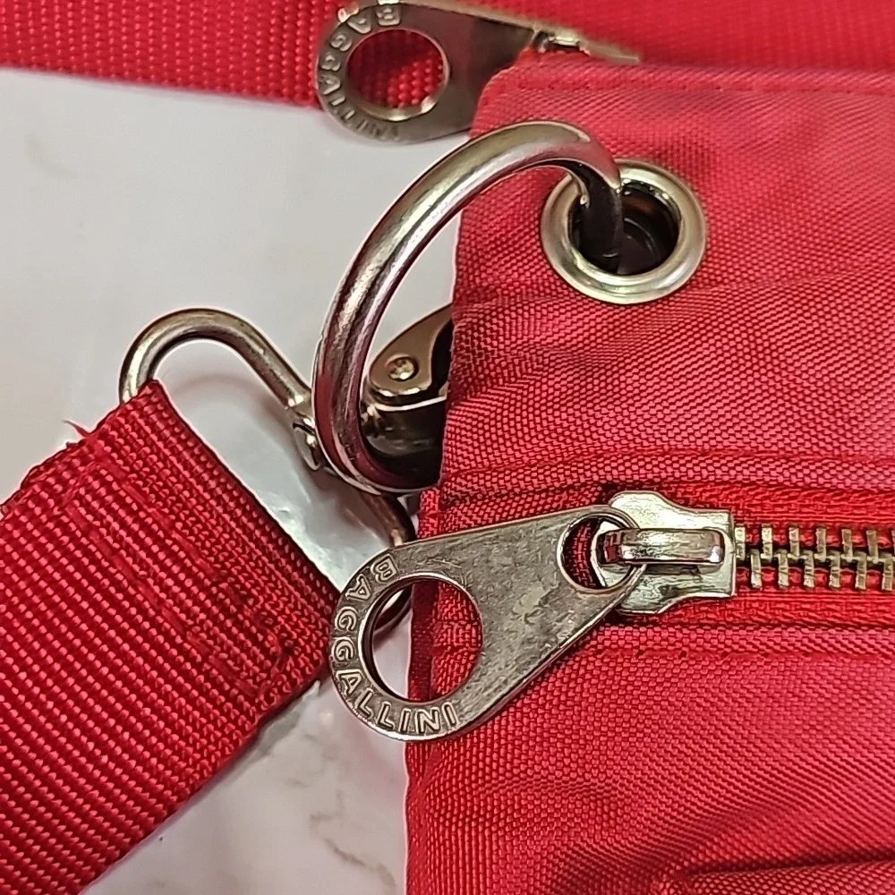 Baggallini Red Crossbody Bag - Picture 4 of 8